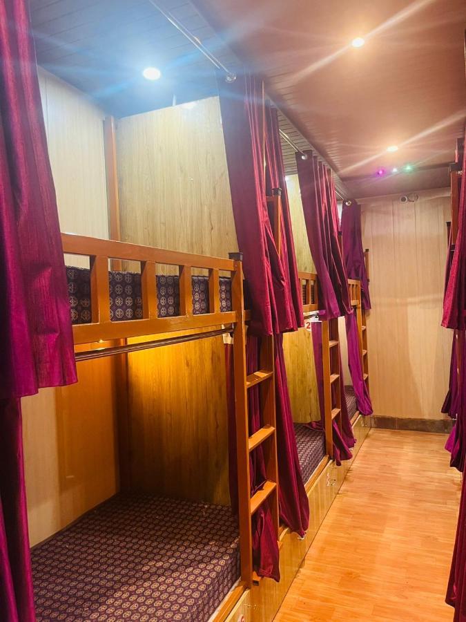 Maa Gayatri Dormitory - Varanasi — Photos 2